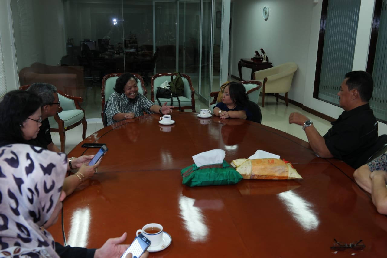 Kader Nasdem yang juga pegiat disabilitas Anggiasari Puji Aryatie saat berdiskusi dengan awak media beberapa waktu lalu