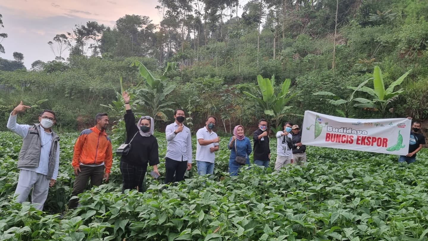 Intani berkolaborasi dengan CV Berkah Alam Pasundan (BAP) membina petani dan memasarkan hasil pertanian agar para petani. 