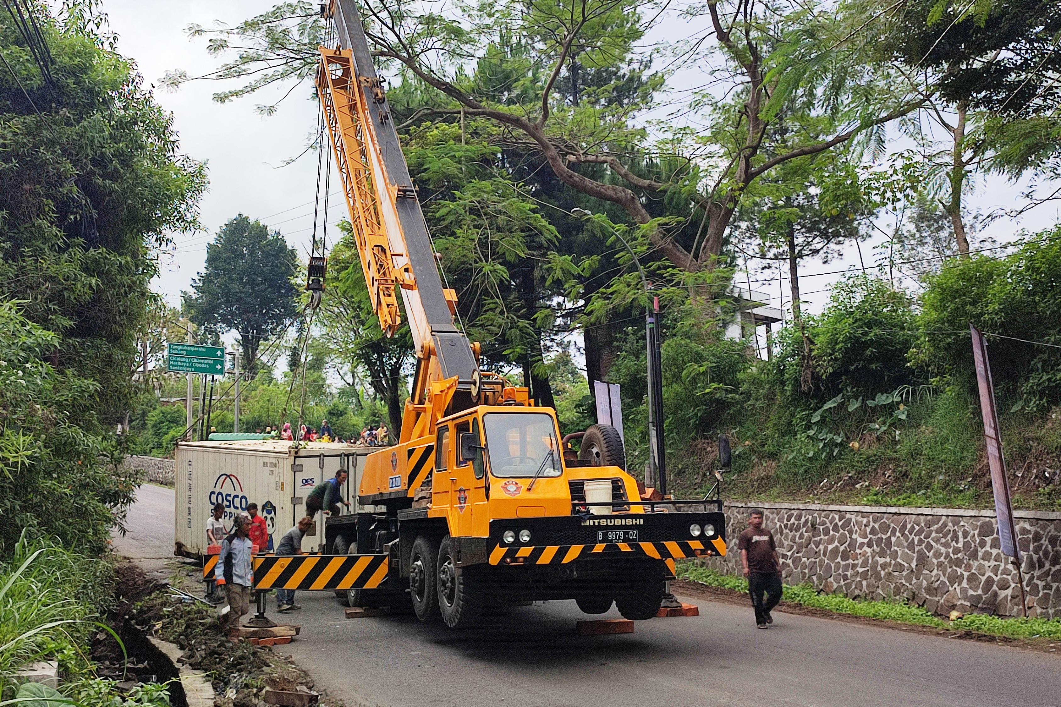 Ilustrasi alat berat.