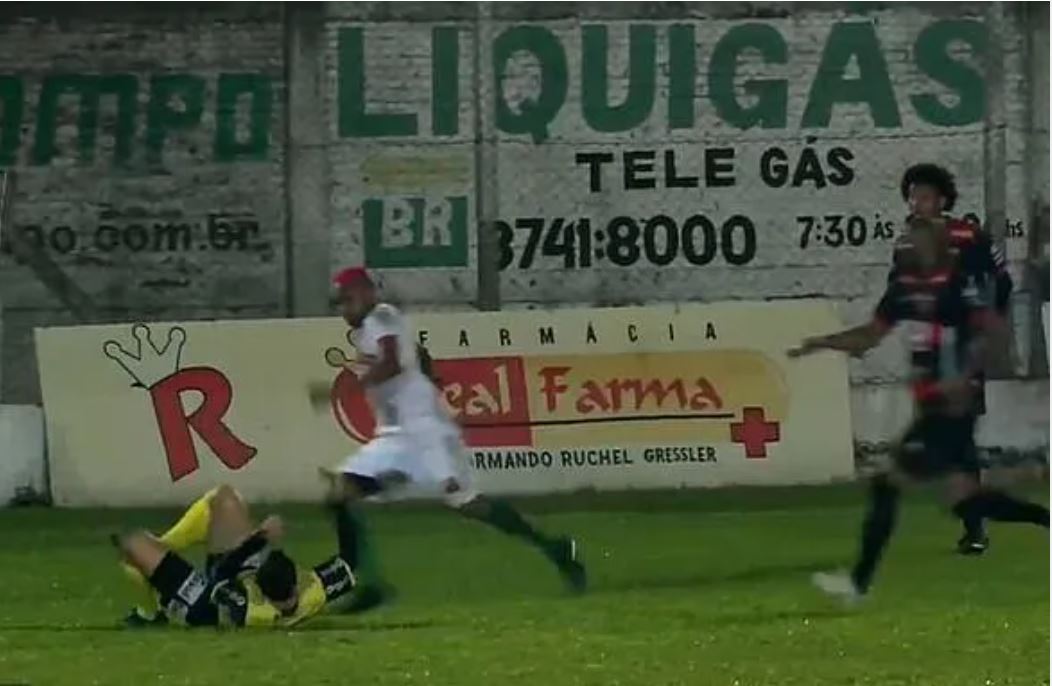 Serang Wasit, Pesepak Bola Brasil Didakwa Lakukan Percobaan Pembunuhan