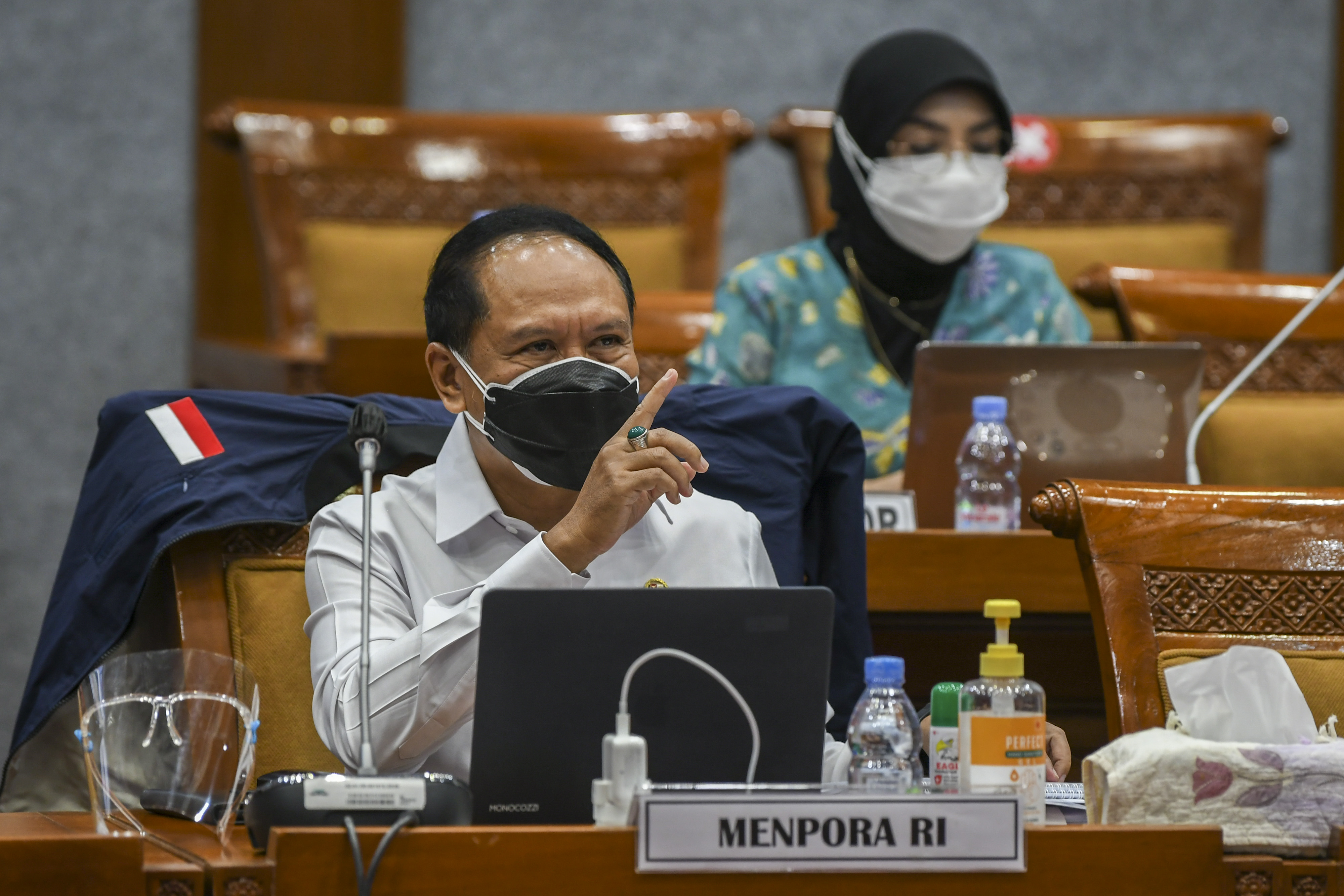 Menpora Zainudin Amali mengikuti rapat kerja dengan Komisi X DPR RI.