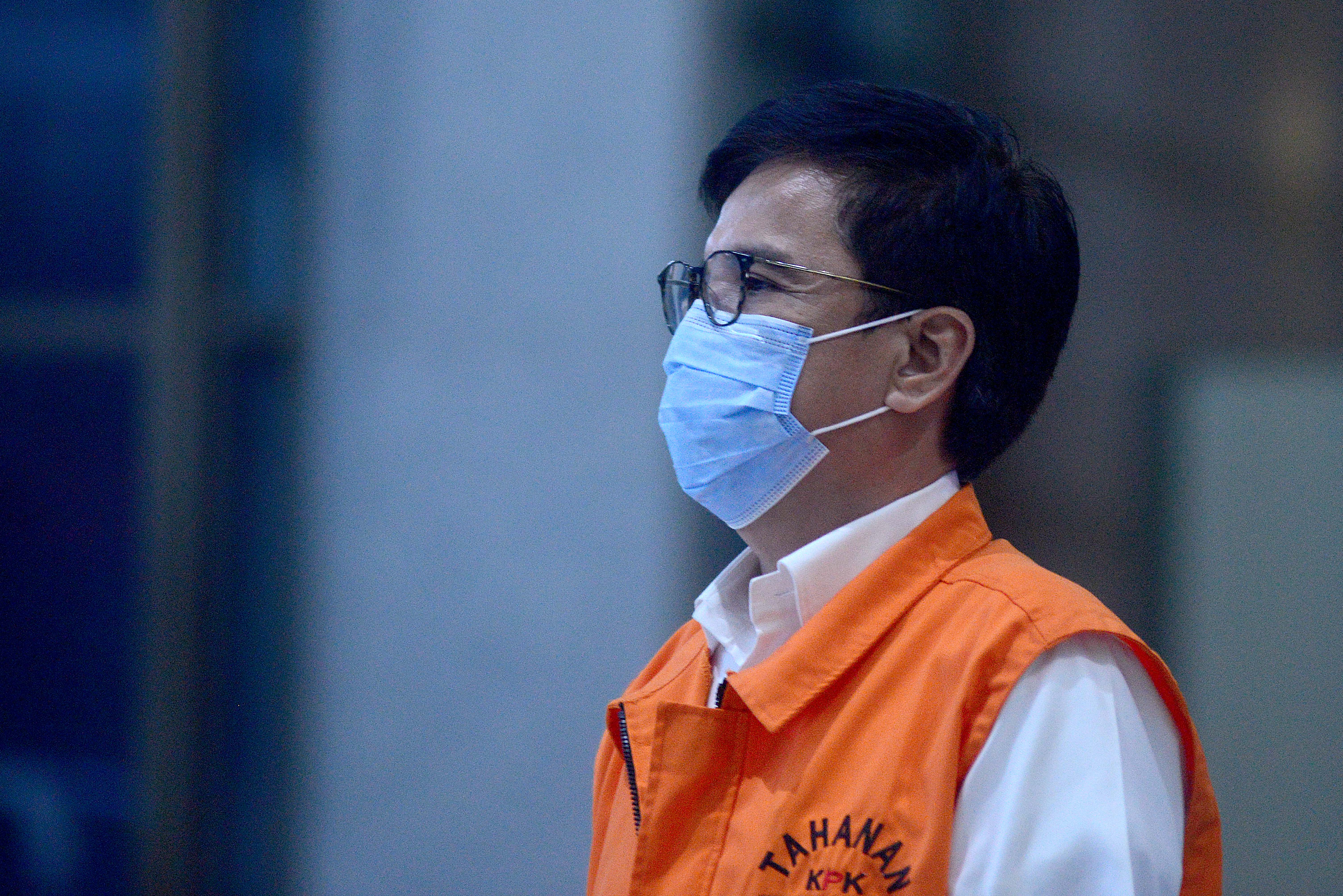 Tersangka mantan Direktur Utama Perumda Pembangunan Sarana Jaya DKI, Yoory Corneles Pinontoan. 