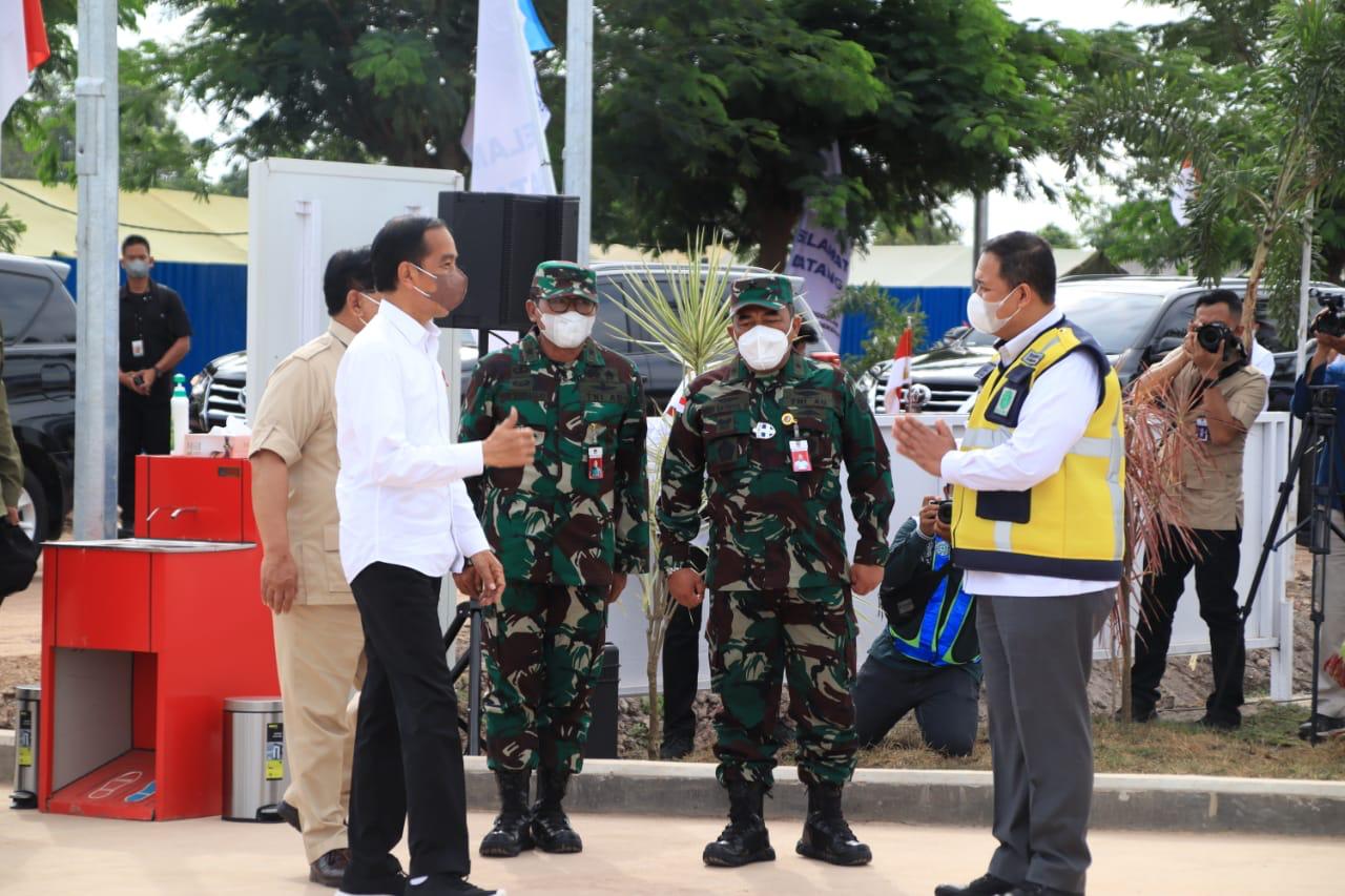 Presiden Jokowi meresmikan Rumah Sakit Modular Jenderal TNI L.B Moerdani di  di Distrik Margamulya, Merauke, Provinsi Papua, Minggu (4/10)..
