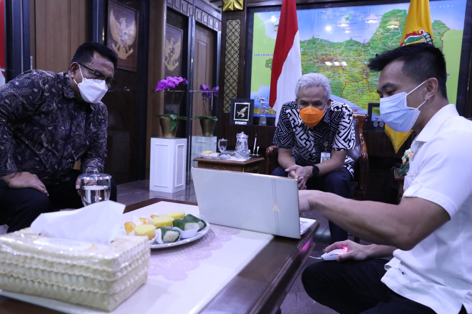 Gubernur Jawa Tengah Ganjar Pranowo terkesan gim lokal Lokapala.