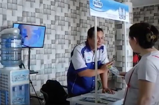 Air minum kemasan Prius Mineral Water.