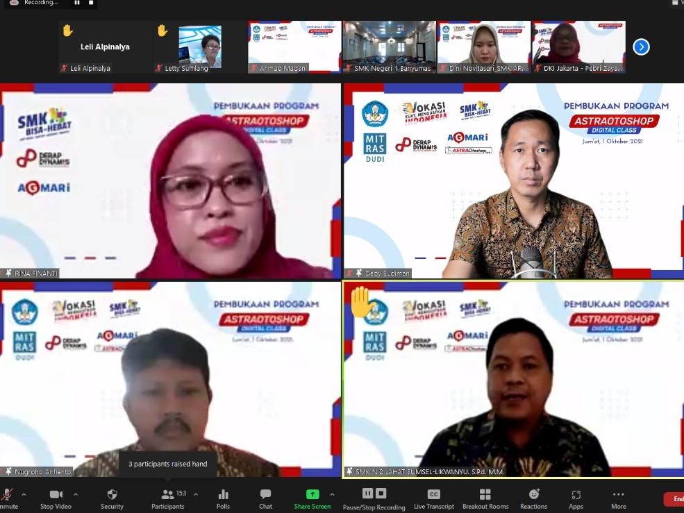 Guru yang mampu menyesuaikan diri dengan perkembangan zaman menjadi kunci sukses link and match antara pendidikan vokasi dengan industri.