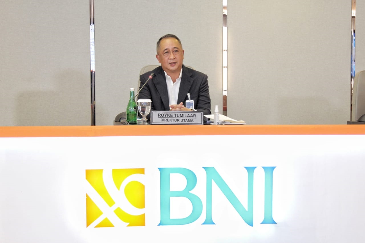 Dirut BNI Royke Tumilaar pada paparan perseroan. 