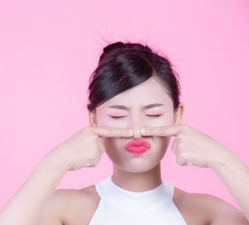 Ilustrasi menghilangkan komedo