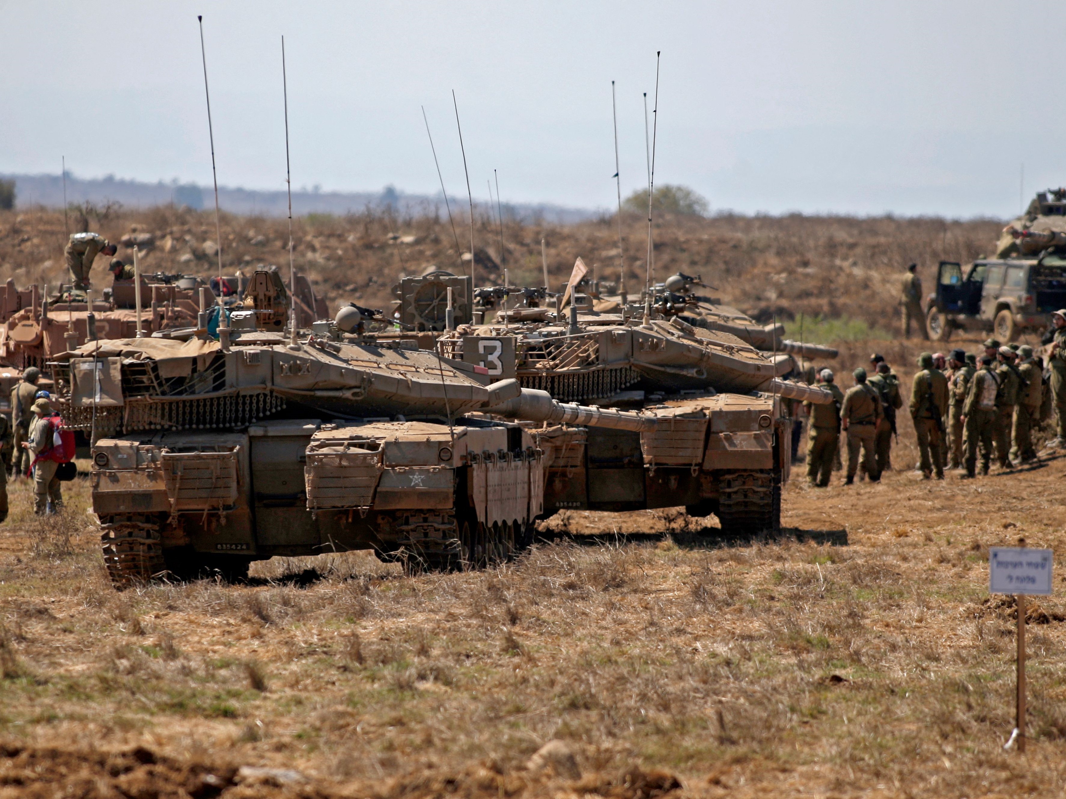Tentara Israel ikut serta dalam latihan militer di dekat perbatasan dengan Suriah di Dataran Tinggi Golan yang dicaplok Israel.