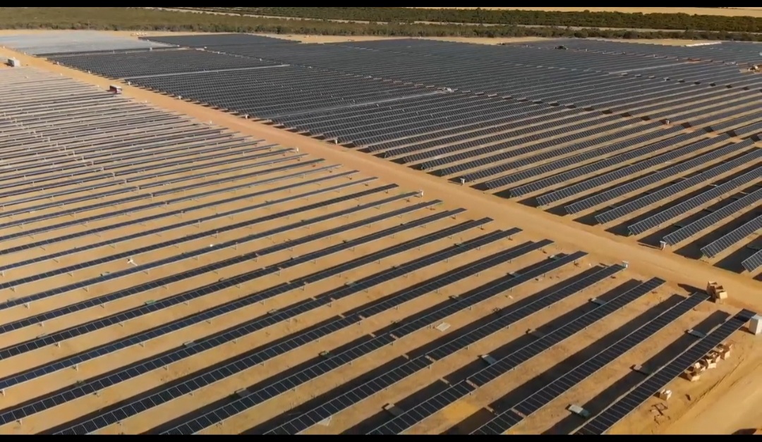 Ilustrasi. Panel listrik tenaga surya