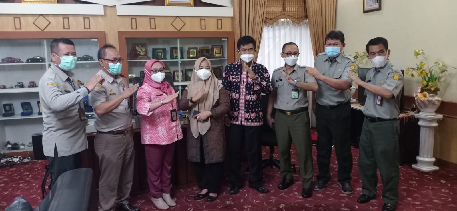 Serah terima aset dari Kepala Badan Keuangan Daerah Provinsi Jambi kepada Bapeltan Jambi yang disaksikan pejabat Kementan, Kamis (7/10).
