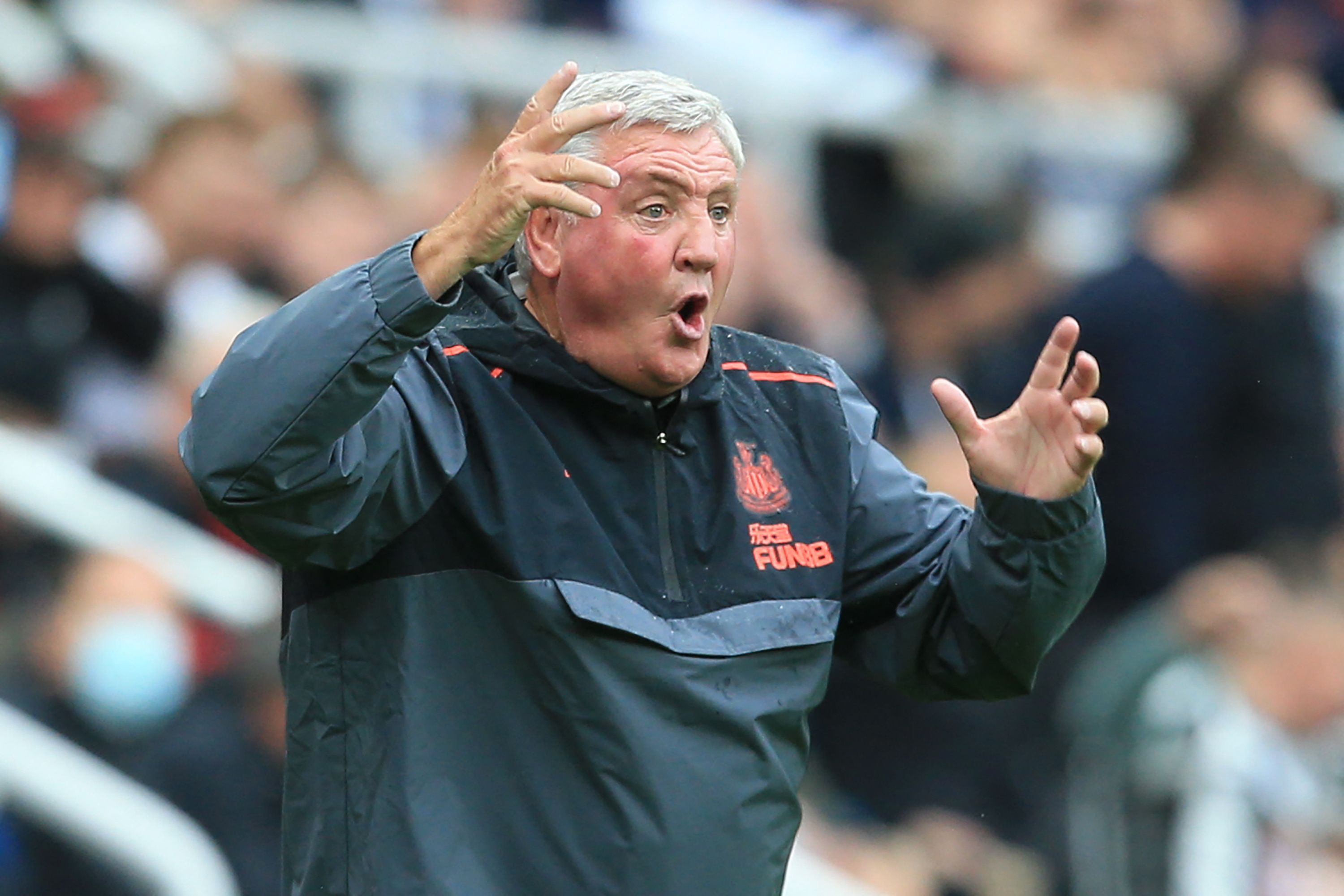 Steve Bruce mundur dari posisi pelatih Newcastle United.