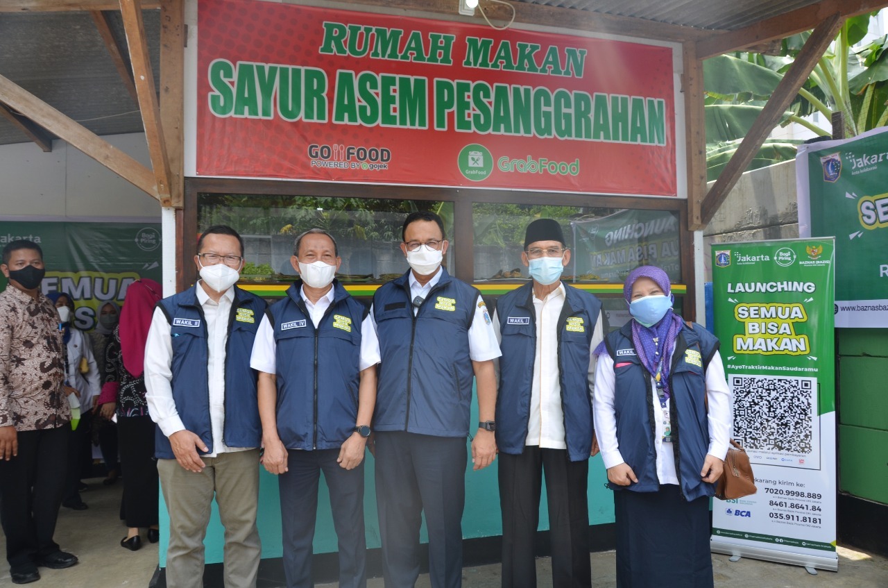 Gubernur DKI Jakarta Anies Baswedan meresmikan program Semua Bisa Makan di empat rumah makan di wilayah DKI Jakarta.