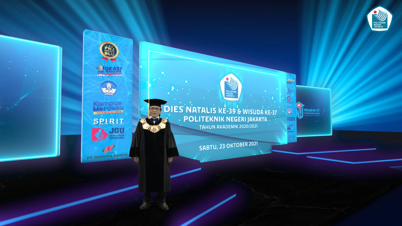 Direktur PNJ Dr. sc. H. Zainal Nur Arifin, Dipl. Ing., H.T.L., M.T. saat memberikan sambutan di wisuda online PNJ t 2020/2021, Jumat (22/10)