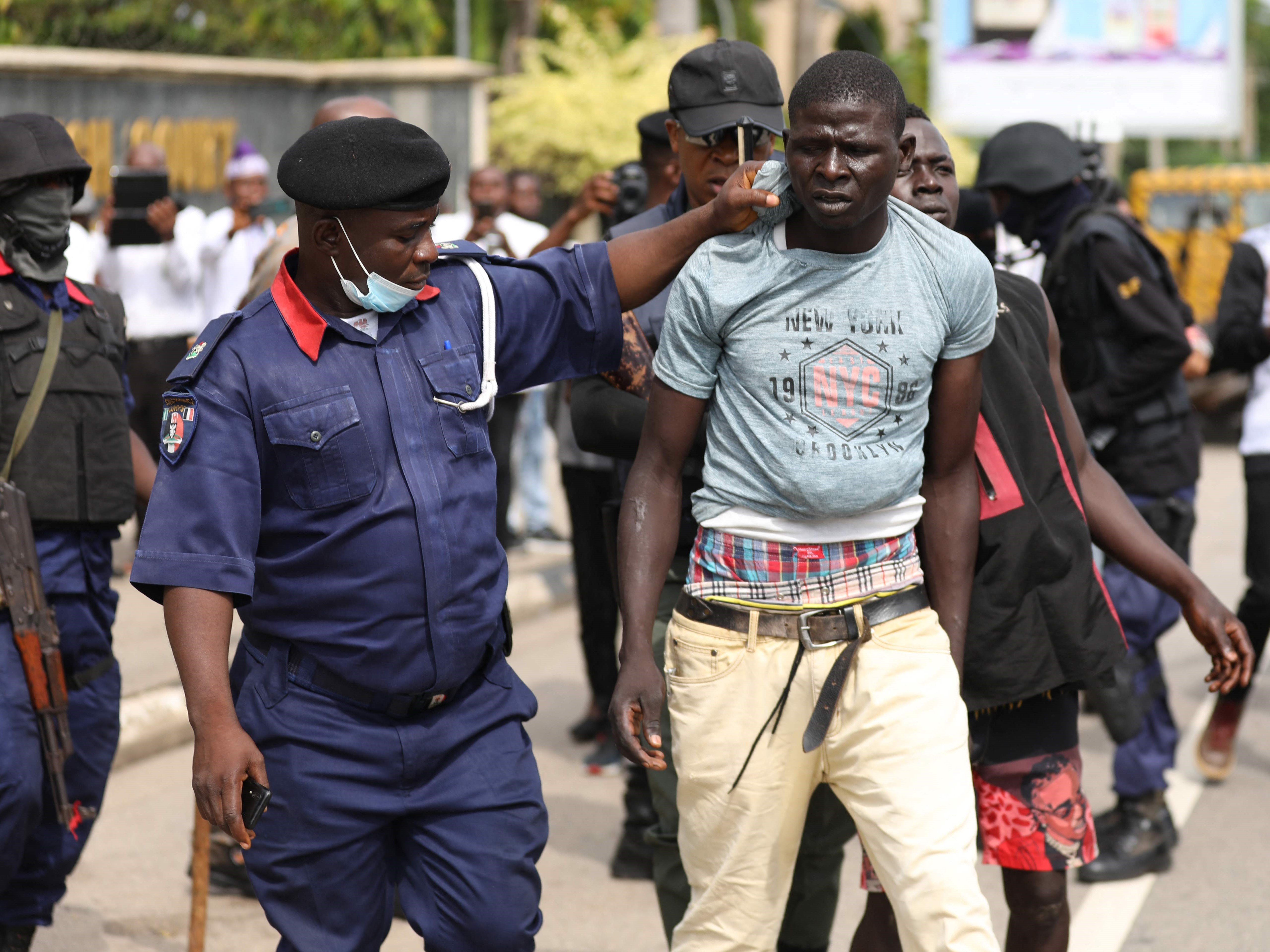 Pria Bersenjata Tembaki Jemaah Salat Subuh di Masjid Nigeria