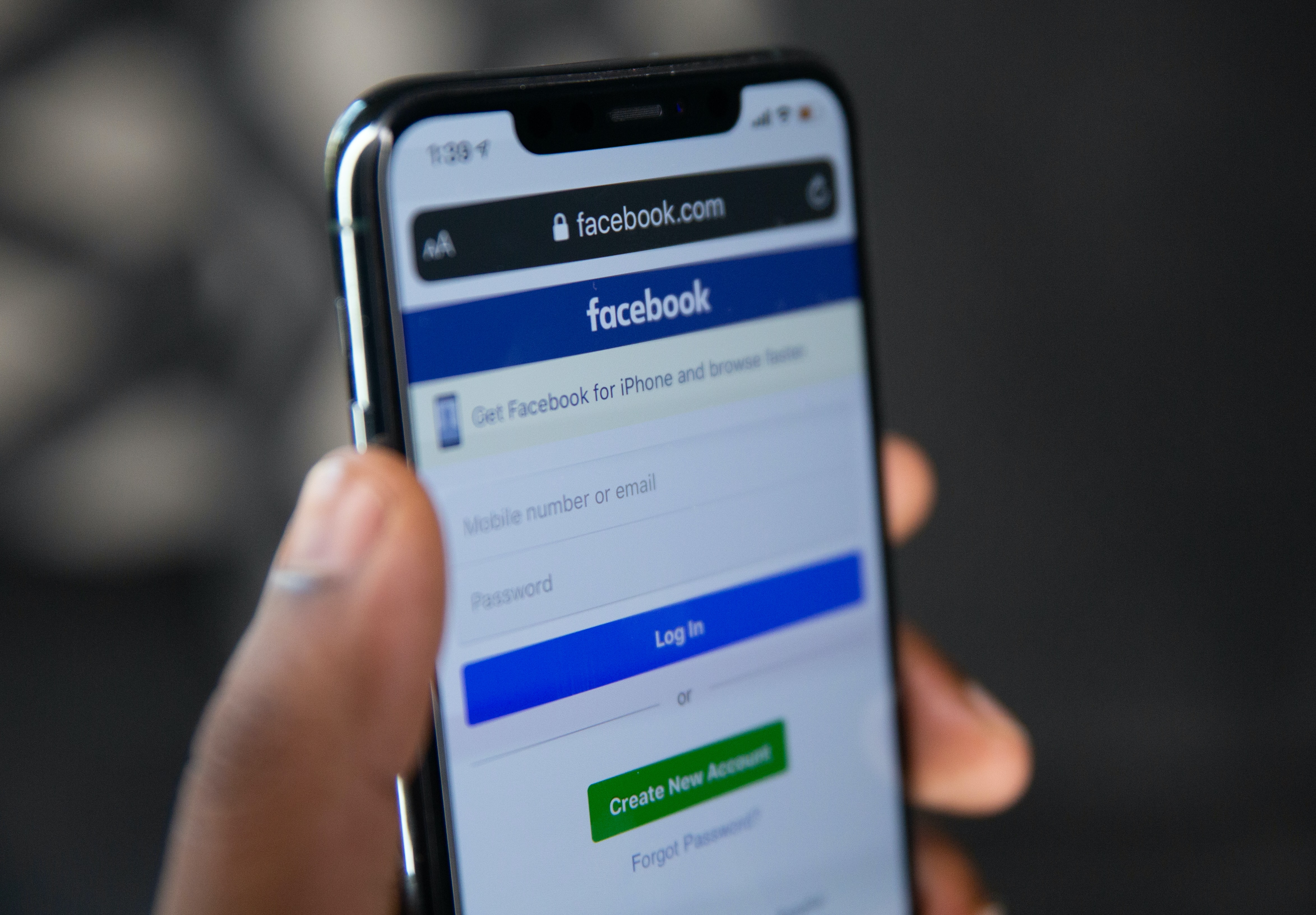 Facebook dikabarkan akan mengumumkan nama barunya pada akhir bulan ini.
