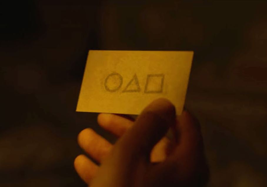 Kartu nama yang diberikan di serial Squid Game