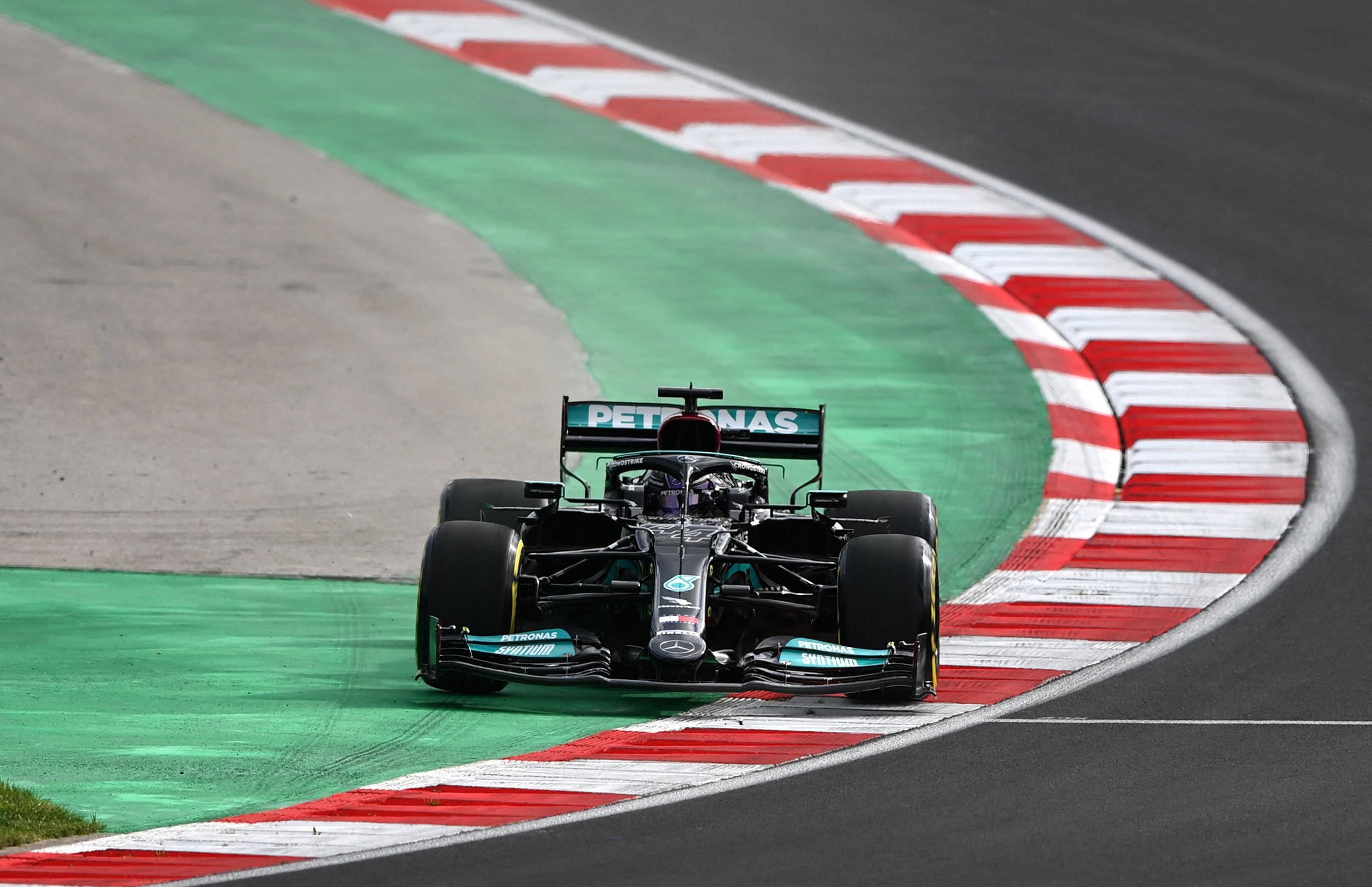 Sempat Kena Penalti, Hamilton Masih Mendominasi F1