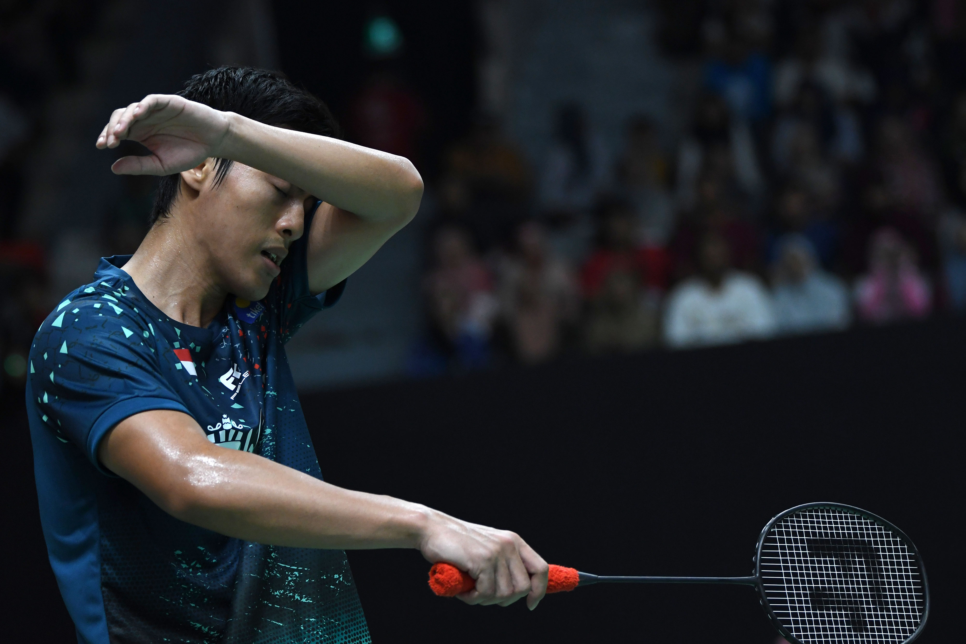 Tunggal putra Indonesia, Shesar Hiren Rhustavito tersingkir di babak pertama Denmark Terbuka 2021.    