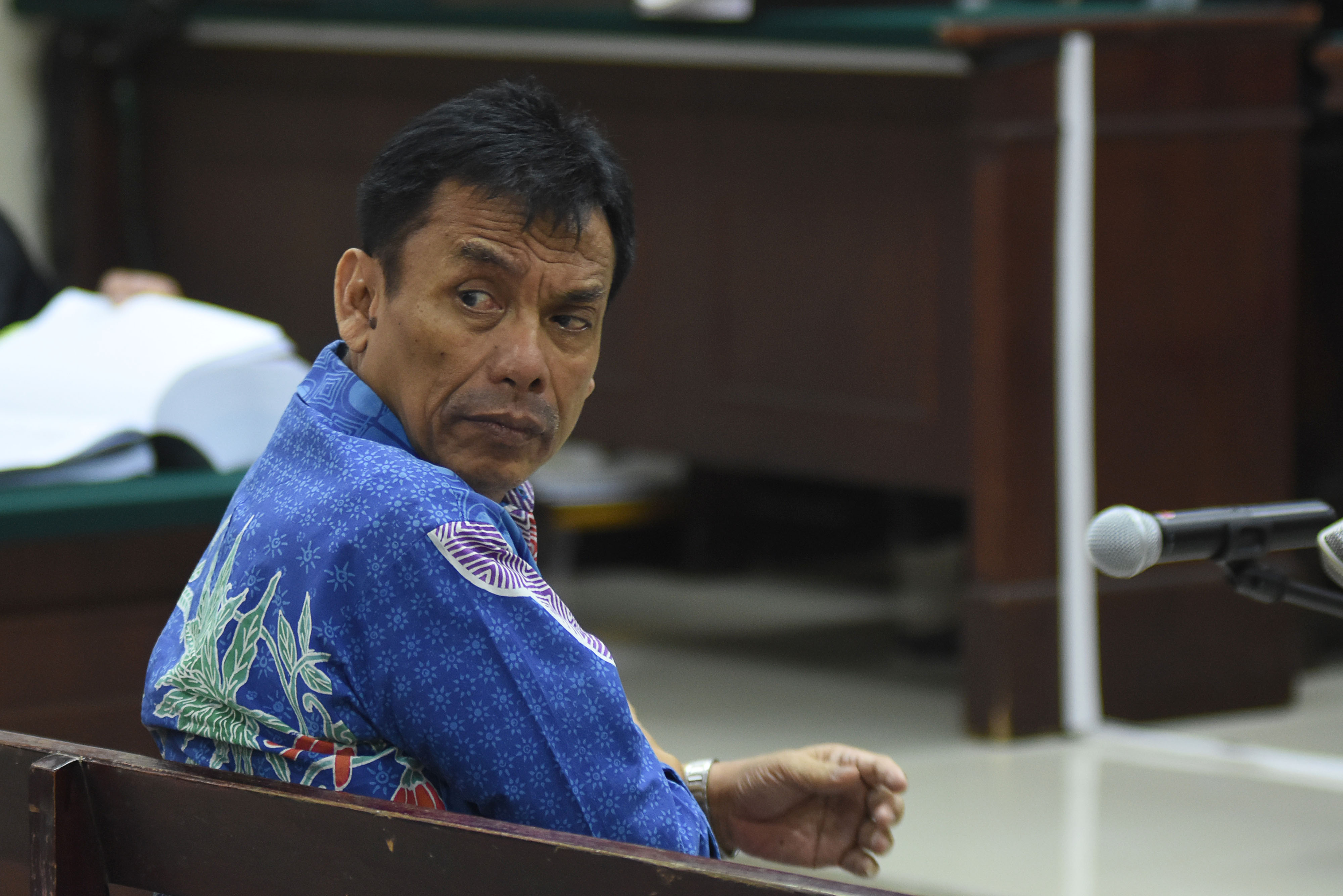 EKs Wali Kota Madiun Bambang Irianto saat menjalani sidang tindak pidana gratifikasi terkait proyek Pasar Besar Madiun, 1 Agustus 2017.