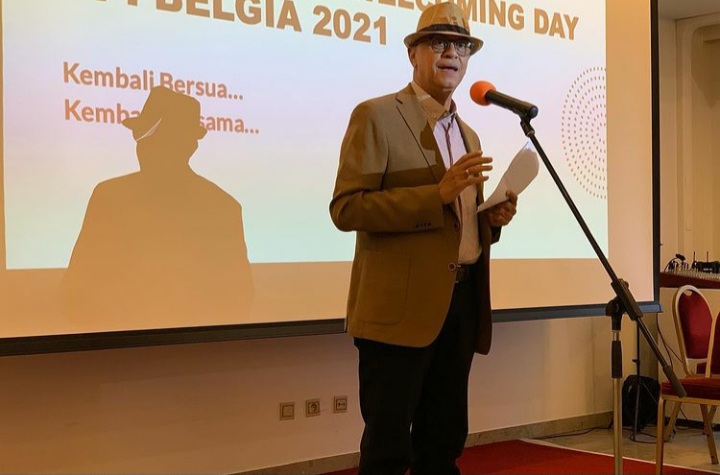 Duta Besar Republik Indonesia untuk Belgia, Adri Hadi, memberi sambutan dalam acara  'Welcoming Day PPI Belgia' di Aula KBRI Brussels.