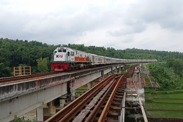 Kereta Airlangga Rute Jakarta-Surabaya Diluncurkan, Tarif Mulai Rp49 Ribu