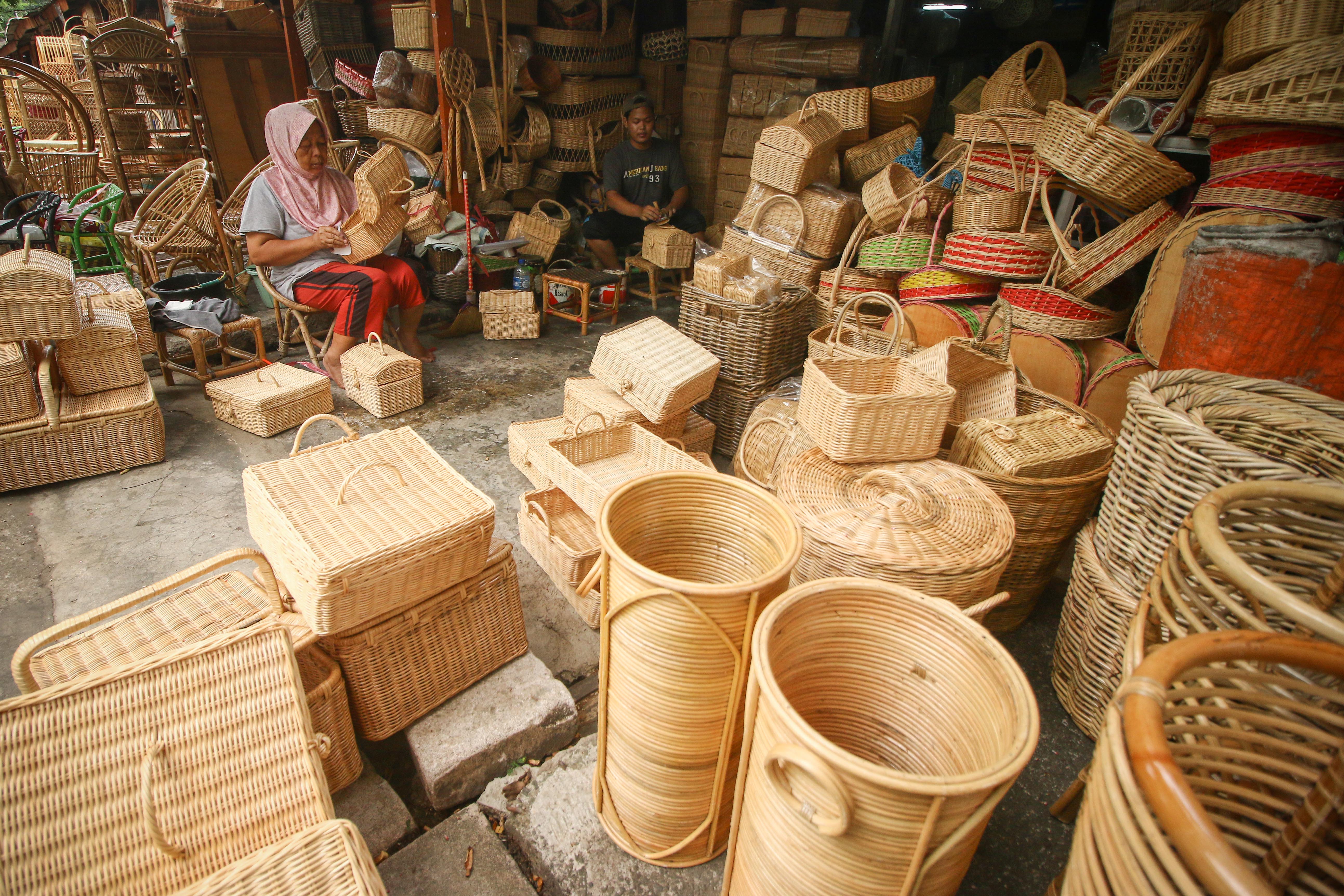 Penyaluran Kredit di Triwulan III Melambat, Namun Meningkat di Triwulan IV