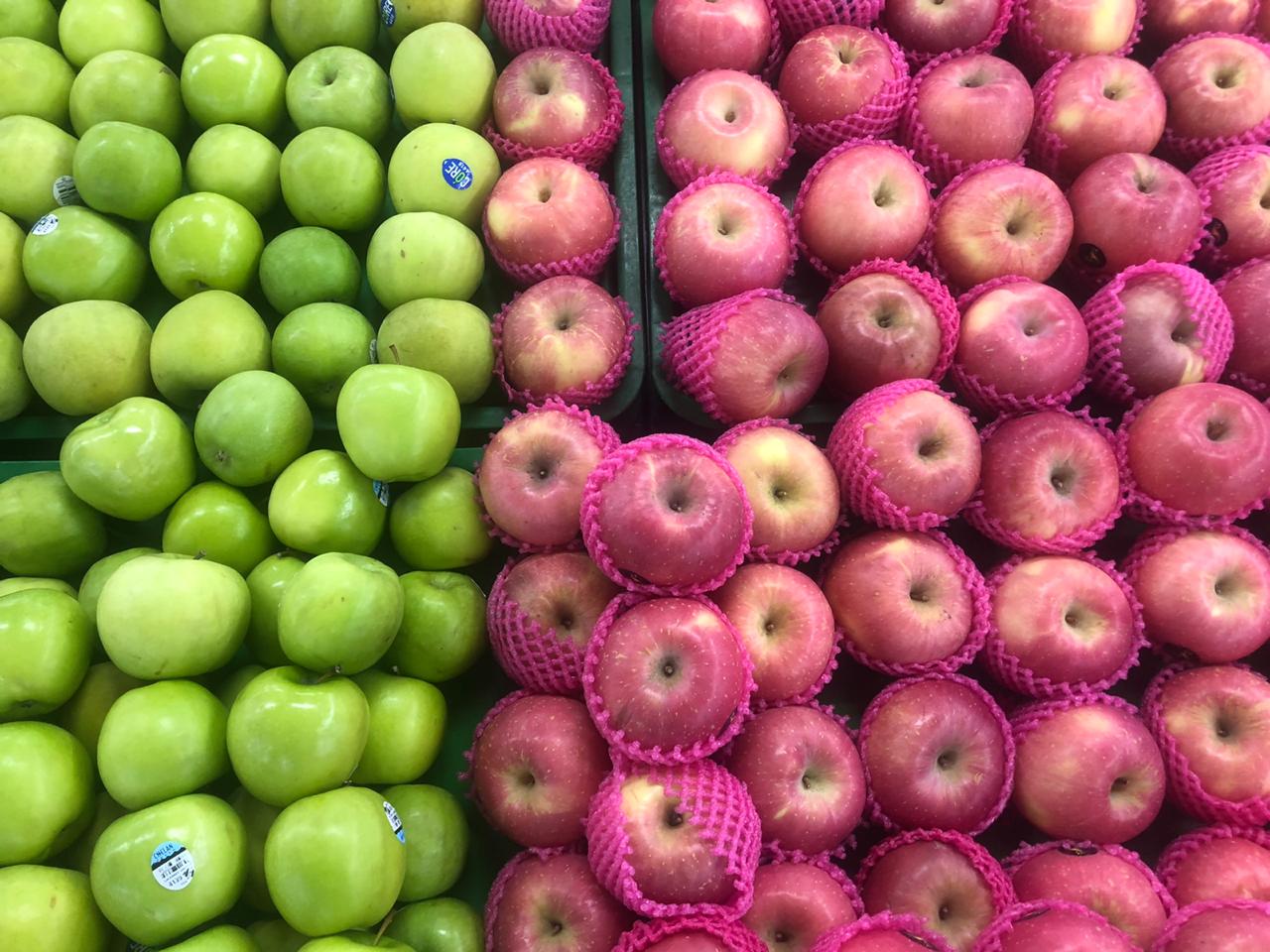 Buah Apel diyakini dapat menghilangkan penumpukan lendir di dalam tubuh. Buah ini juga mengandung potasium.