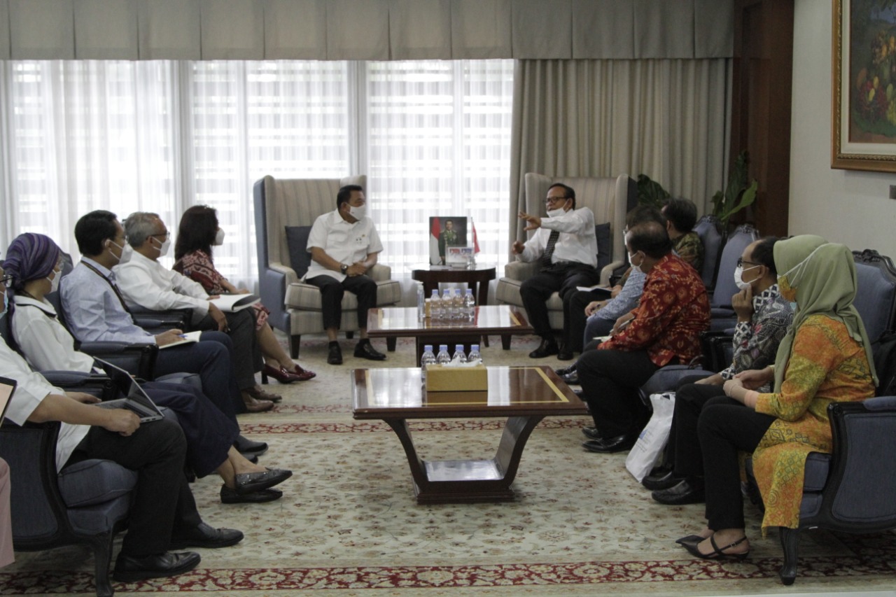 Kunjungan Rektor dan pimpinan  UIII  kepada Kepala Kantor Staf Presiden di Gedung Bina Graha.