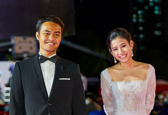 Wregas Bhanuteja (kiri) dan Shenina Cinnamon (kanan) di Busan International Film Festival 2021.