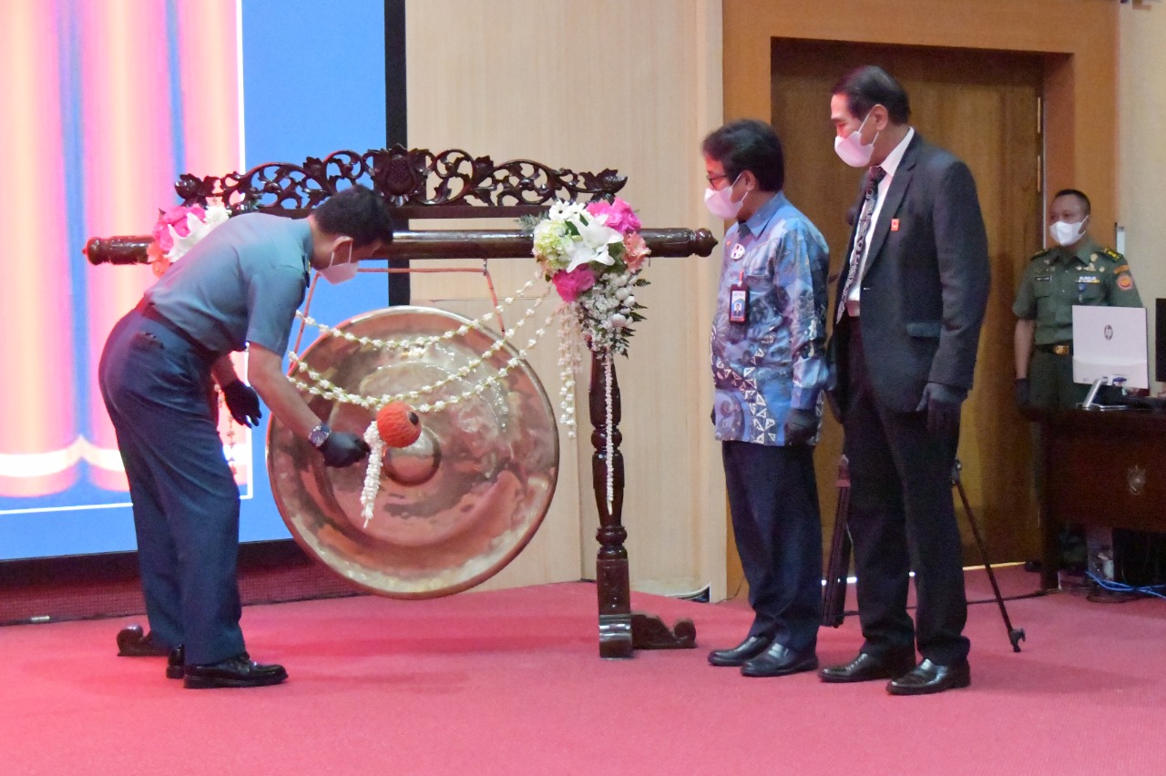 Rektor Unhan RI Laksamana Madya TNI Prof. Dr. Ir. Amarulla Octavian, S.T., M.Sc., DESD meresmikan Assessment Center (AC-Unhan RI),  