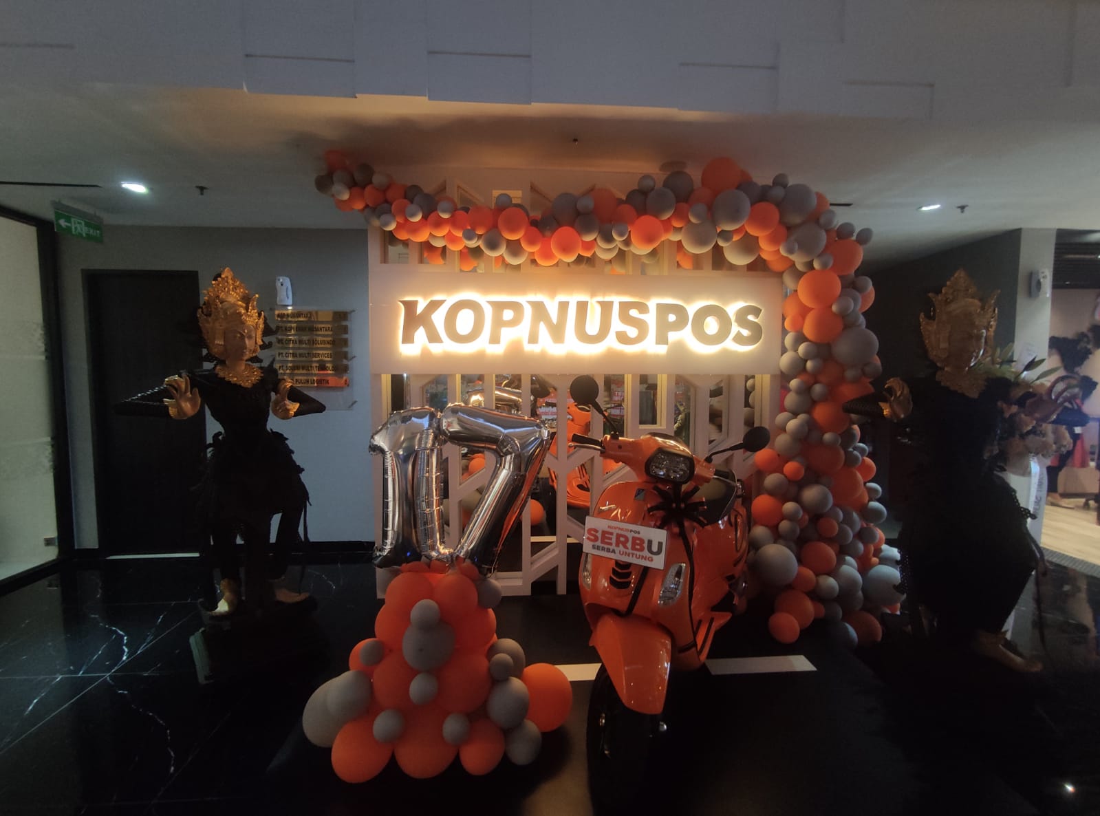 Perayaan HUT ke-17 Kopnuspos yang salah satunya diisi undian sepeda motor.