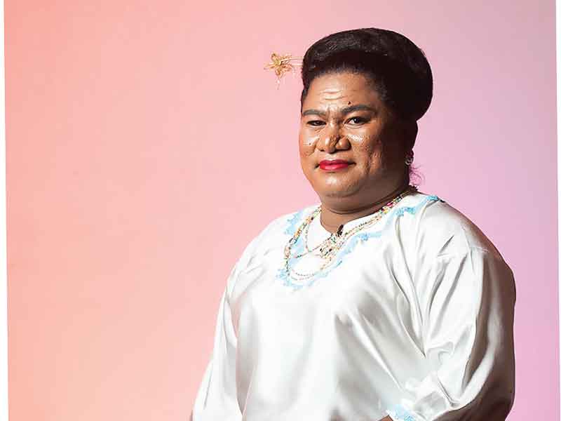 Hendrika Mayo­ra Victoria Minoritas di Jabatan Publik