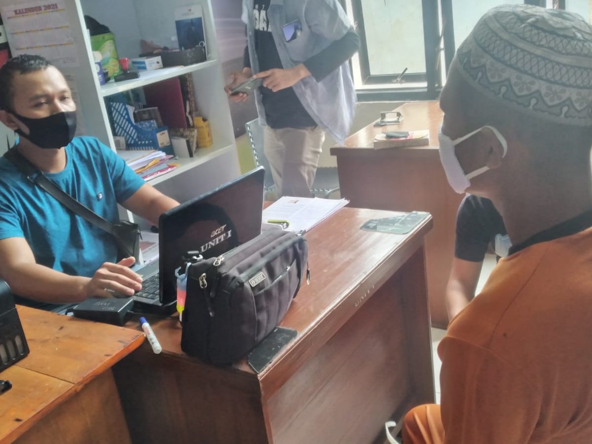 Pemeriksaan polisi terhadap tersangka UT.