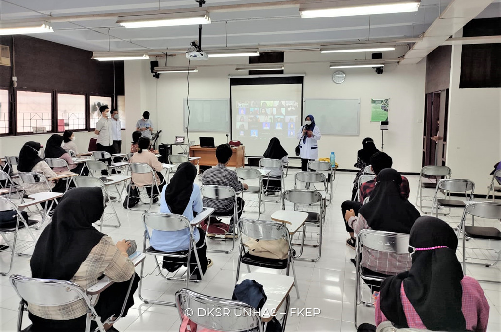 Civitas akademi Unhas sudah memulai PTM sejak Senin (18/10) dengan sejumlah persyaratan.