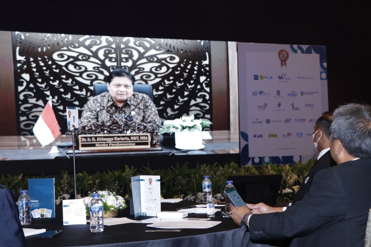Menko Perekonomian Airlangga Hartarto menjadi keynote speech pada puncak acara TOP GRC Awards 2021.