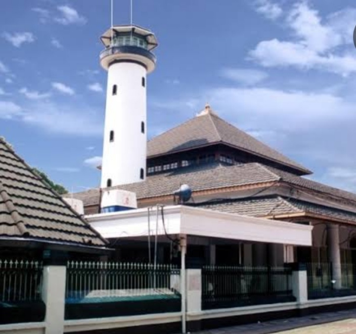 Masjid Agung Sunan Ampel, Surabaya, Jawa Timur.