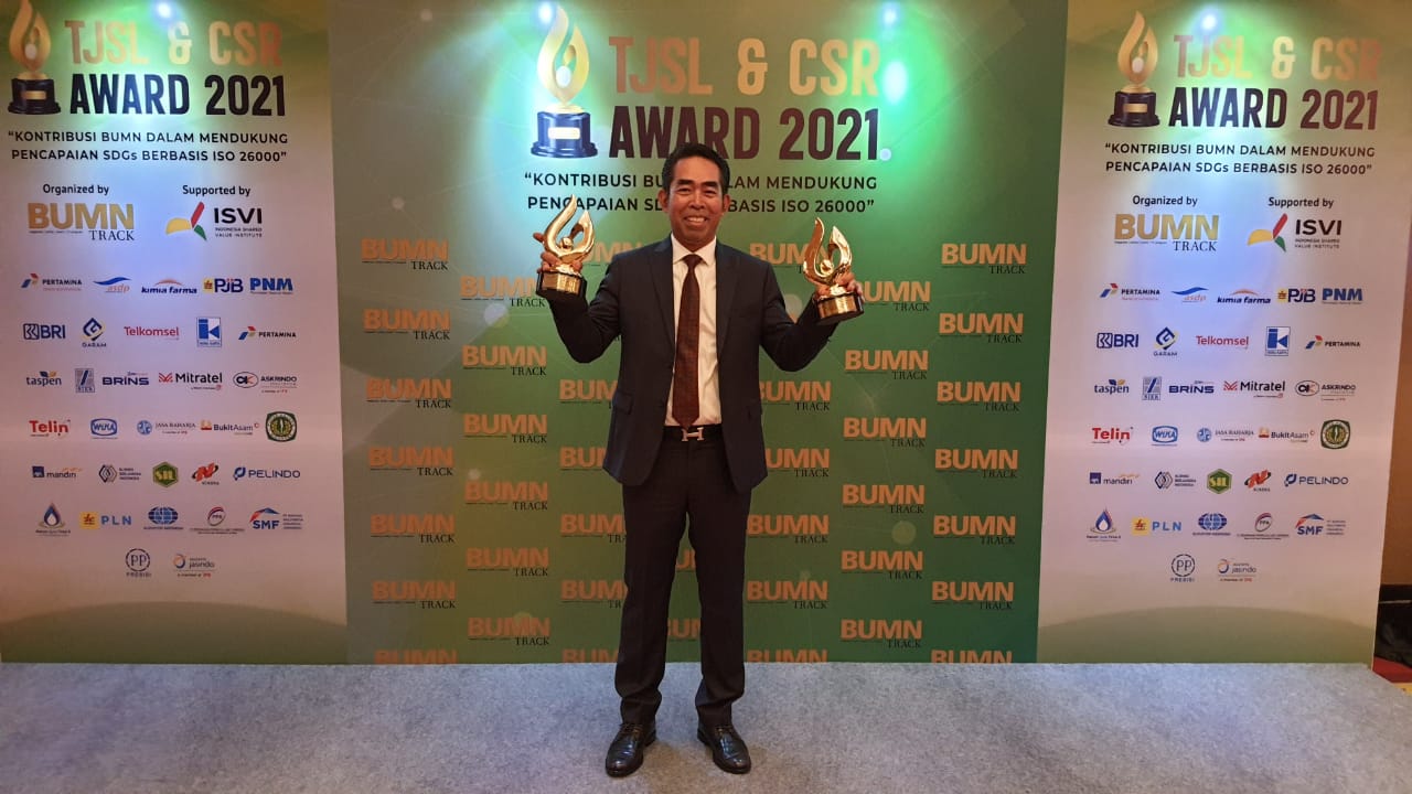 CEO BRI Insurance, Fankar Umran dinobatkan sebagai The Leader of TJSL Initiative pada CEO Category.