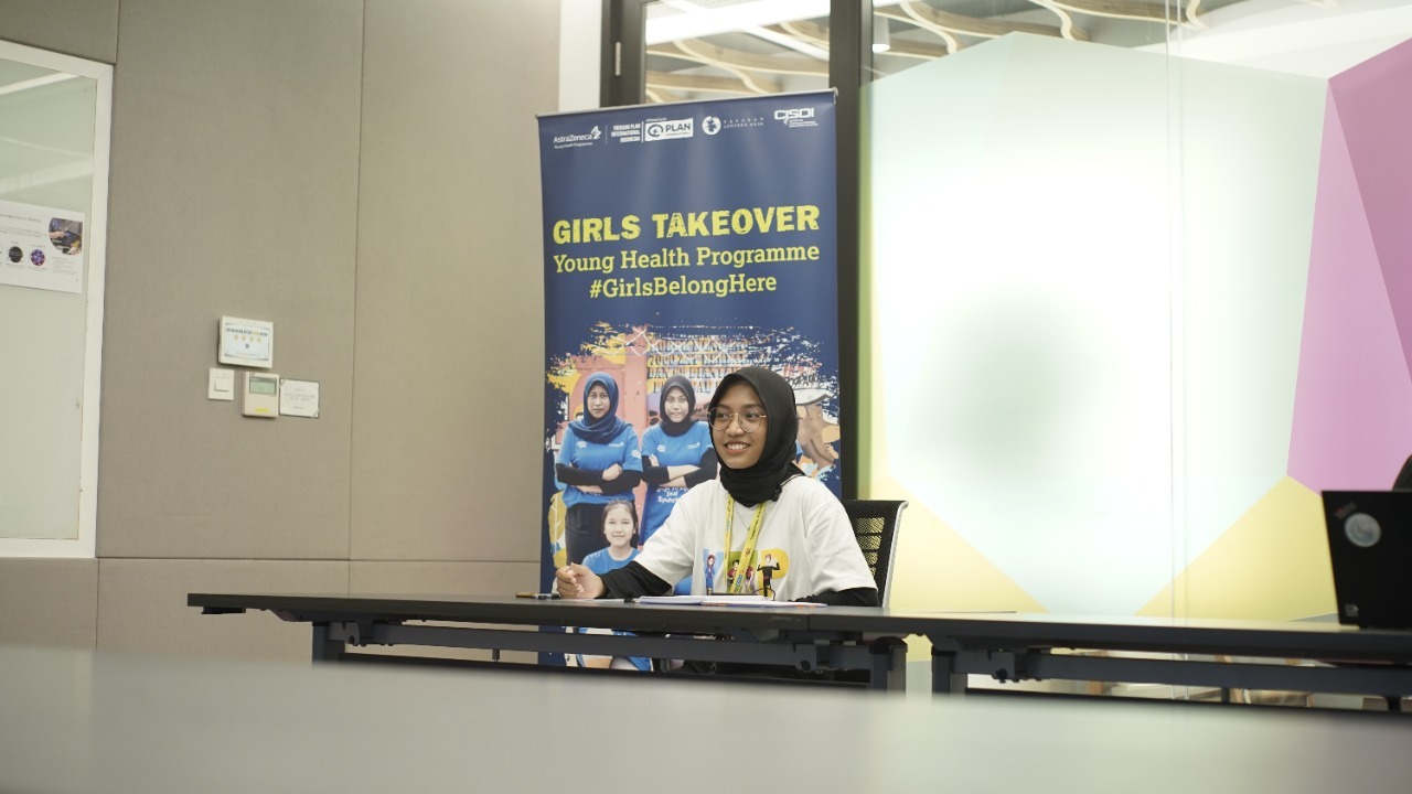  Zakiah telah mengambil alih peran Presiden Direktur AstraZeneca Indonesia selama satu hari dalam Girls Take Over pada Jumat, (8/10/2021)