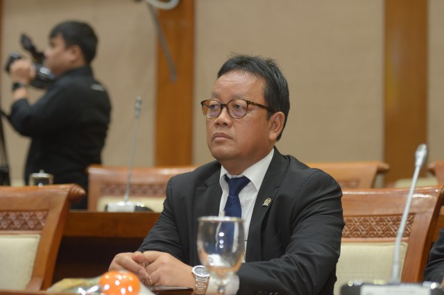 Ketua Komisi VII DPR RI Sugeng Suparwoto. 