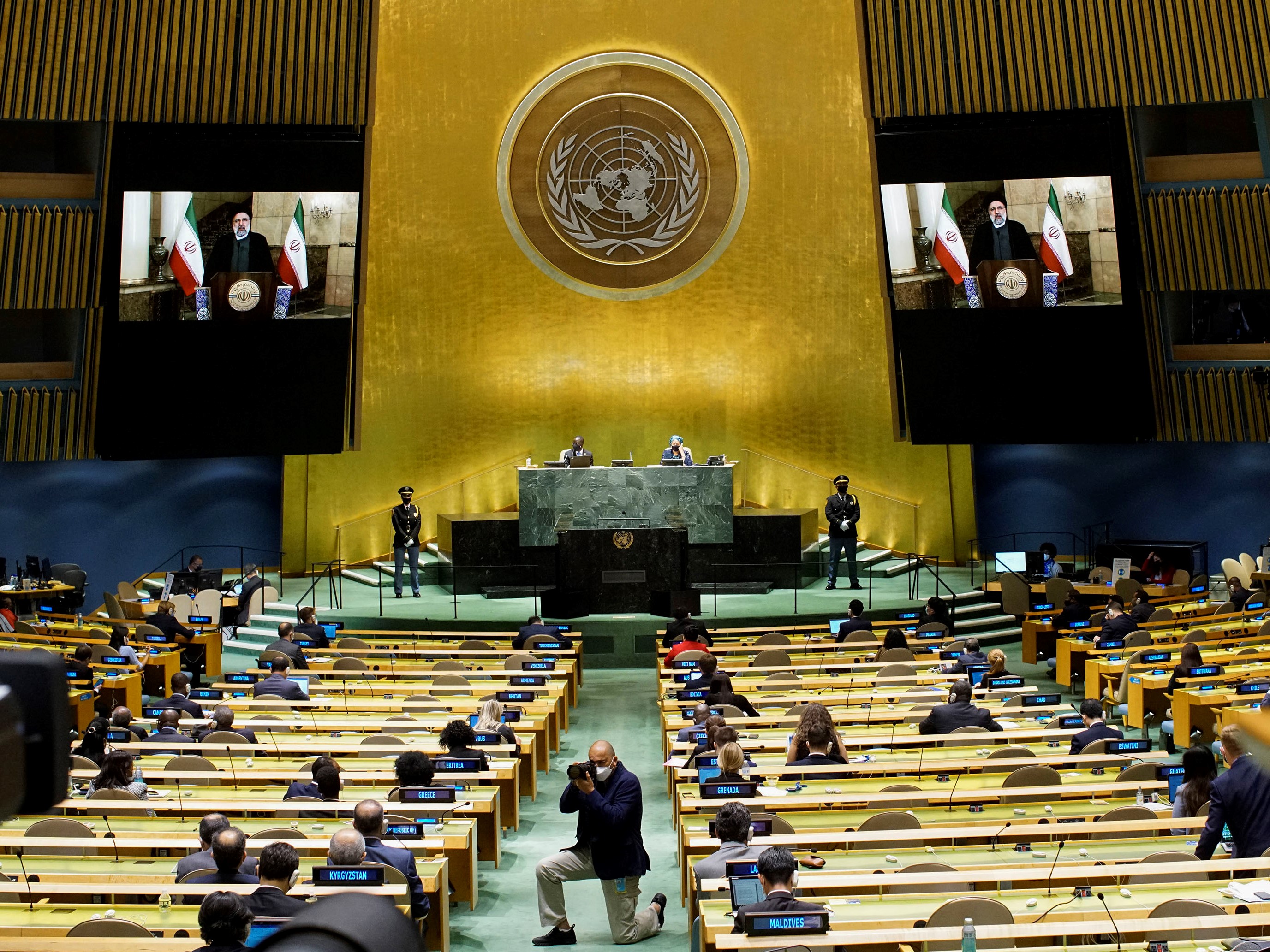 Presiden Iran Ebrahim Raisi dari jarak jauh berpidato di Sesi ke-76 Majelis Umum PBB pada 21 September 2021 di New York.