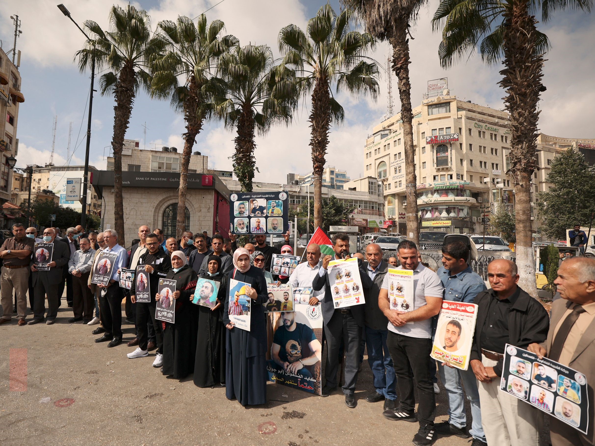 Warga Palestina Bebas setelah 35 Tahun Dipenjara Israel