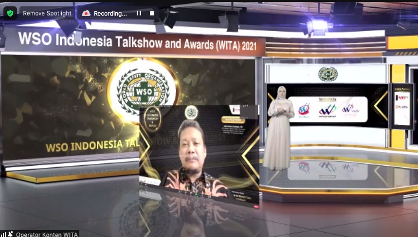 Penyerahan penghargaan K3 dari WSO untuk perwakilan Indonesia