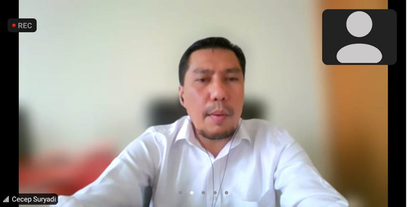  Komisioner Keterbukaan Informasi Publik Pusat (KIP) Cecep Suryadi