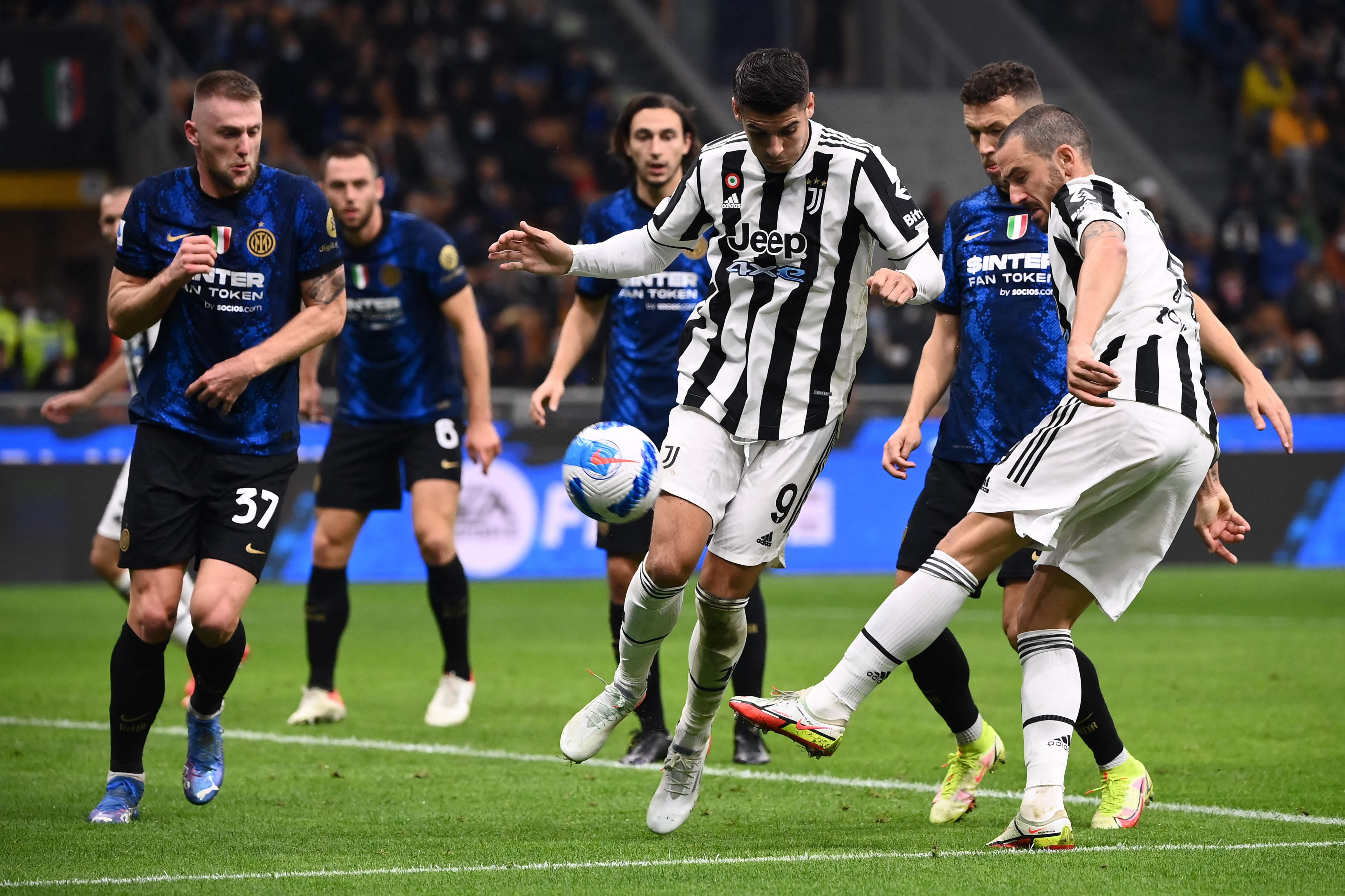 Laga Serie A antara Inter Milan dan Juventus.