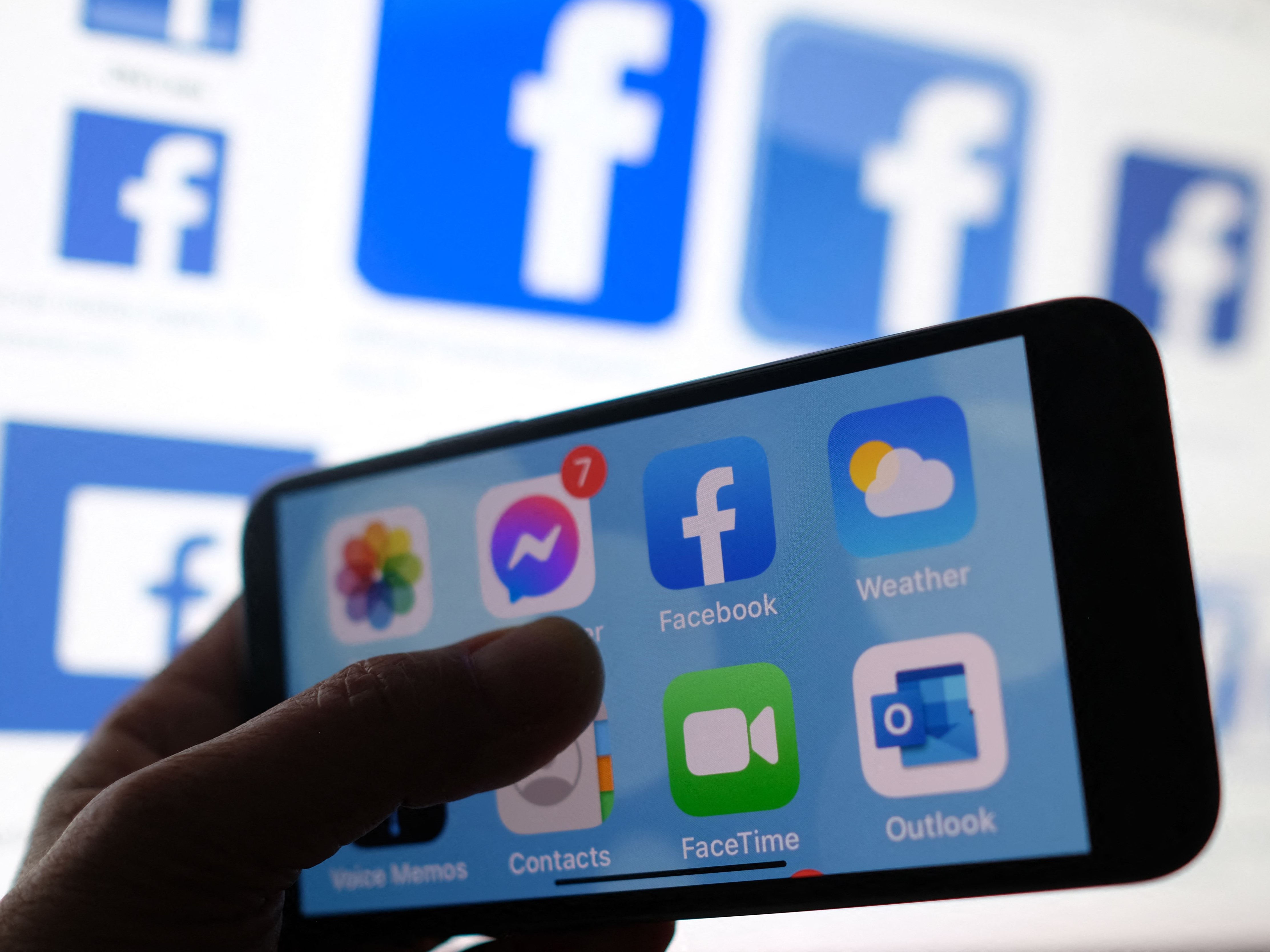 HRW Nilai Facebook Hapus dan Tekan Konten Warga Palestina