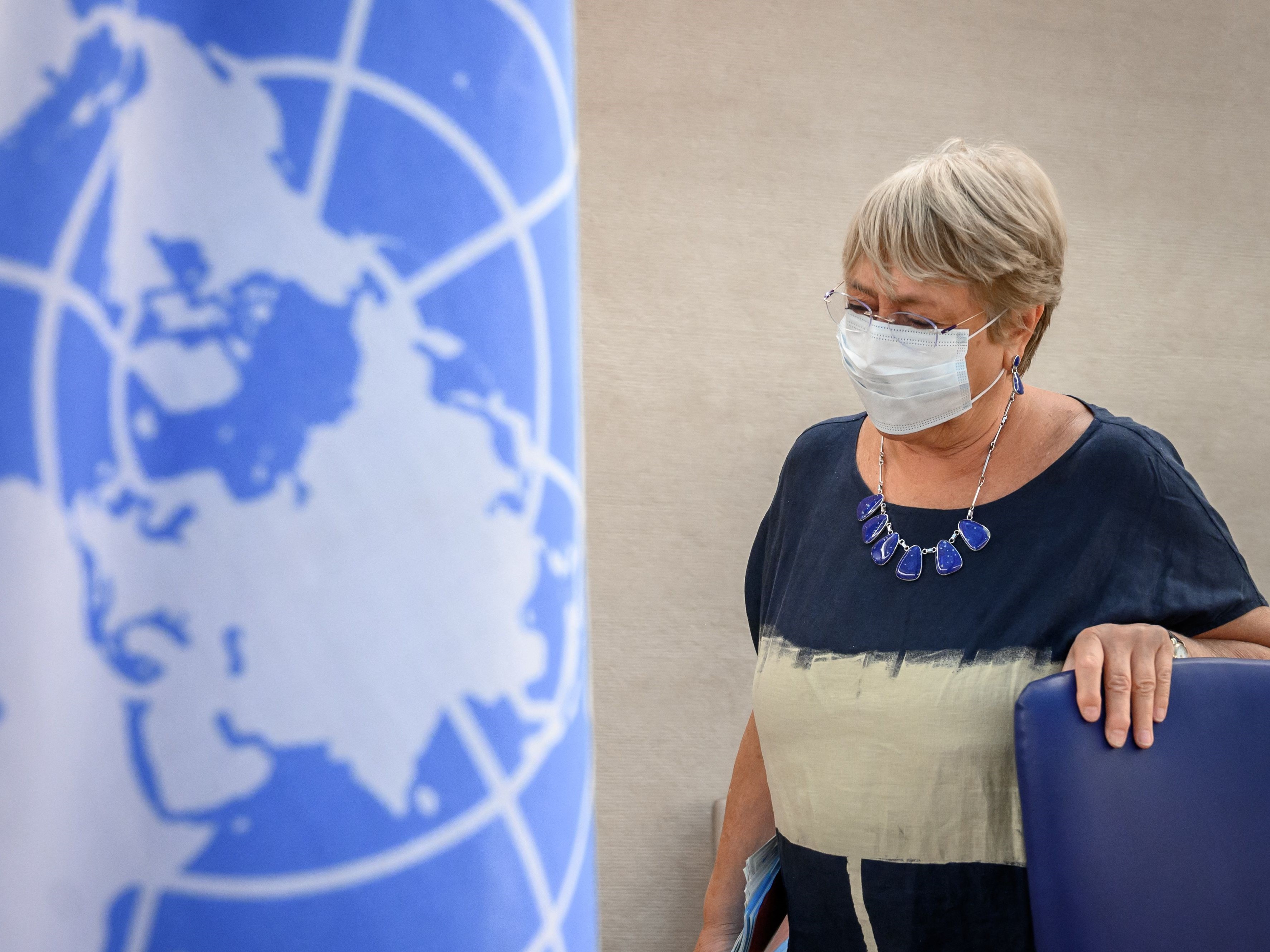 Komisaris Tinggi PBB untuk HAM Michelle Bachelet pergi setelah menyampaikan pidato pada pembukaan sesi Dewan HAM PBB di Jenewa.