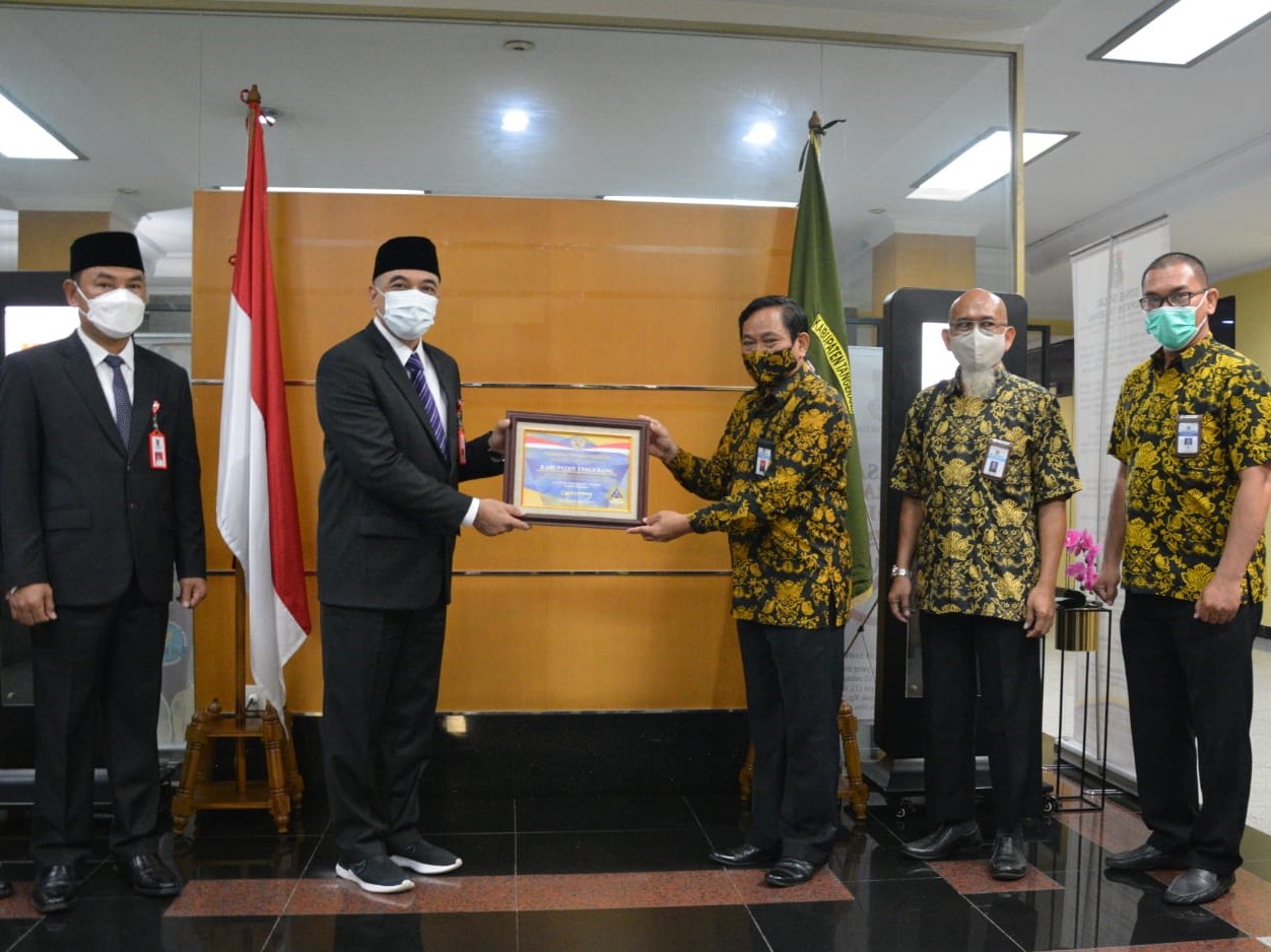 Bupati dan Wakil Bupati Tangerang berharap hal itu terus menjadi barometer untuk kategori hasil dari pemeriksaan laporan keuangan daerahnya.