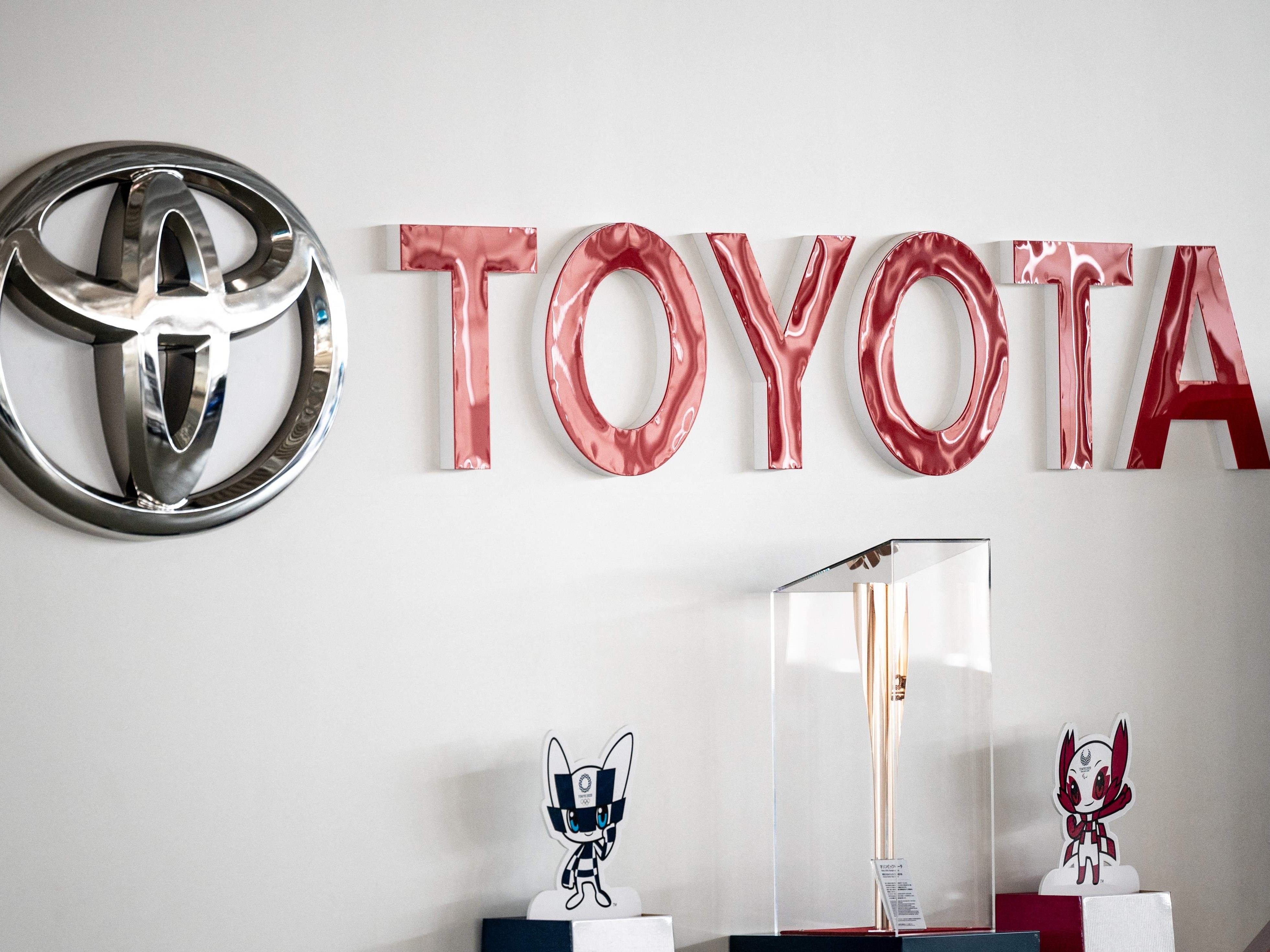 Logo Toyota.
