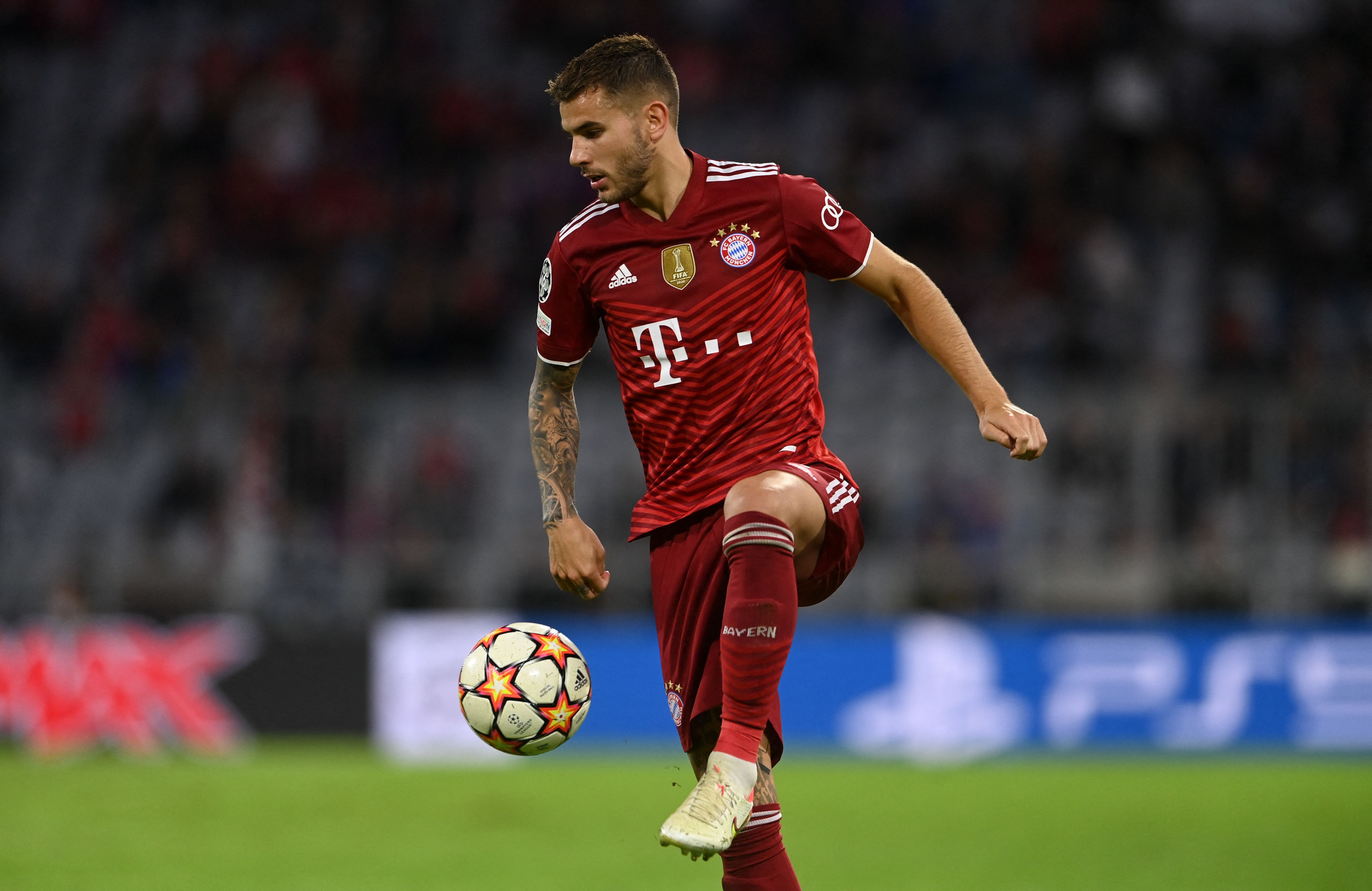 Bek Bayern Muenchen Lucas Hernandez